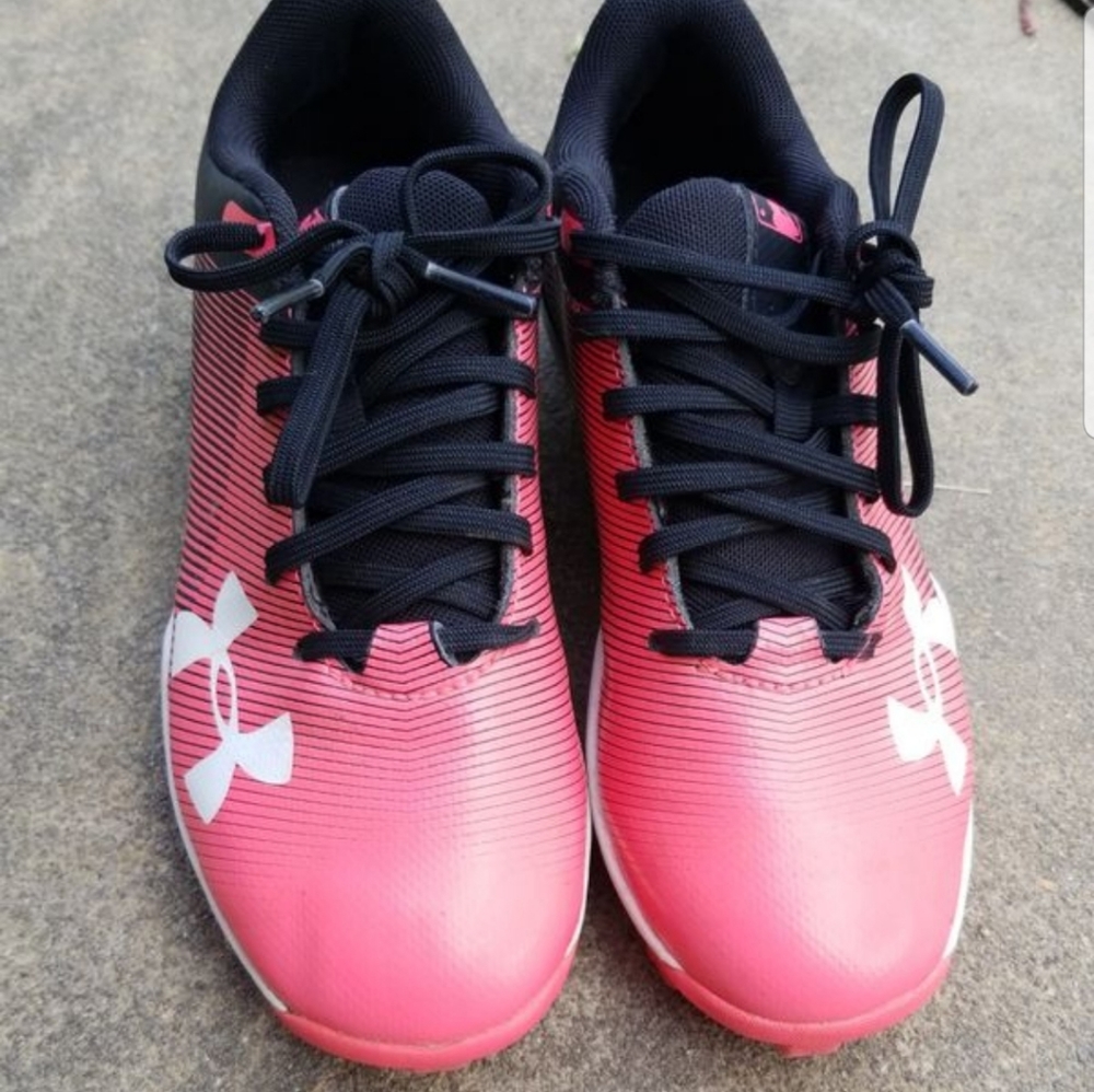Girls cleats